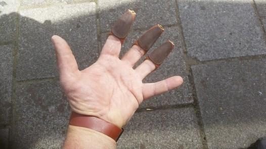 REBEL GLOVE LEATHER ARCHERY GLOVE HILL STYLE - Image 10