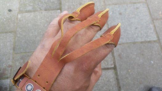 REBEL GLOVE LEATHER ARCHERY GLOVE HILL STYLE - Image 8