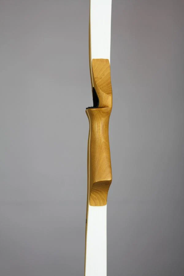 THE VERTEX BOW R-D 68" OSAGE AND WHITE, BAMBOO-GLASS 50 LBS @ 28 INCH RH - Image 3