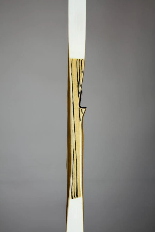 THE VERTEX BOW R-D 68" OSAGE AND WHITE, BAMBOO-GLASS 50 LBS @ 28 INCH RH - Image 5